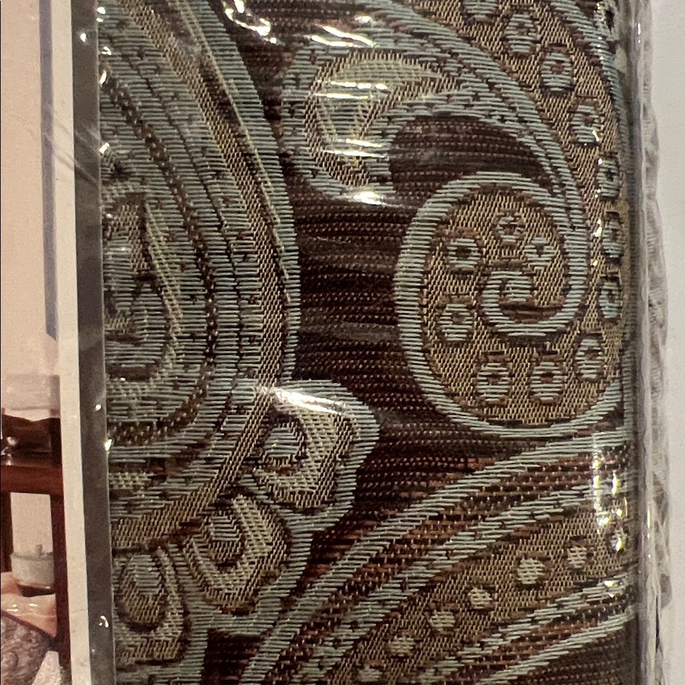 Croscill Shower Curtain *never opened* - Picture 2 of 2
